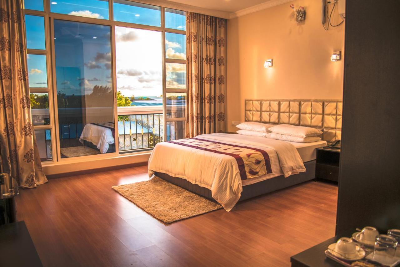Abuharee Grand Hotel Addu City Exterior photo